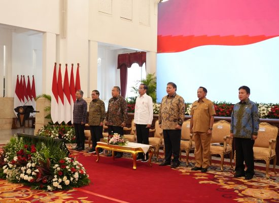 Presiden Instruksikan Pengamanan Produksi dan Peningkatan Efisiensi Rantai Pasok untuk Menjaga Stabilitas Harga