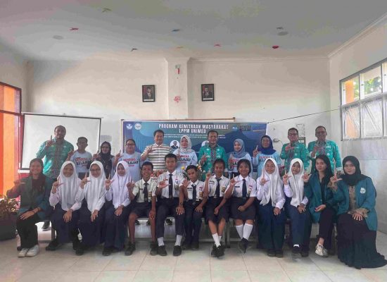 TIM PKM LPPM Unimed Gelar Pelatihan Analisis Cerpen Berlatar Sumatera Utara di SMPN 15 Medan