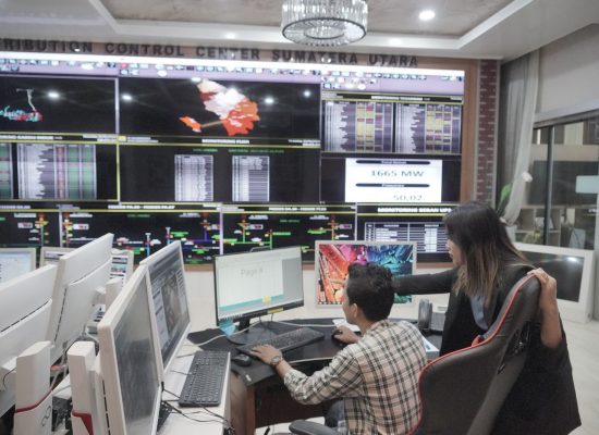 PLN Berhasil Pulihkan 100% Pasokan Listrik di Sumatera Utara, Berkat Dukungan Penuh Pemda Dan Warga, Pemulihan Pasokan Listrik Berjalan Optimal