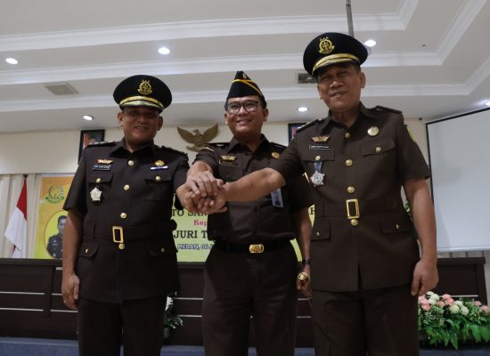 Lantik Kasubbagbin, Kajari Medan: Tingkatkan Disiplin dan Etos Kerja Guna Tingkatkan Kualitas Pelayanan Publik