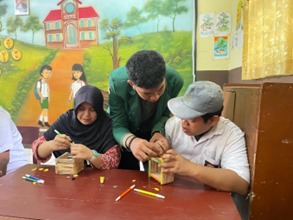Asah Kepekaan Sosial,  Mahasiswa Antropologi Sosial USU Ajak Anak-anak SLB Berkreasi