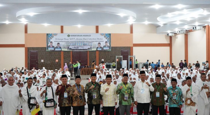 Ketua PPHI Embarkasi Medan Melepas 358 Tamu Allah Kloter 24 Asal Kab. Paluta, Kota Medan dan Serdang Bedagai