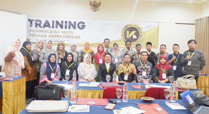 Training Peningkatan Mutu Tenaga Kependidikan oleh Lembaga Kompeten Akademi Muda Indonesia