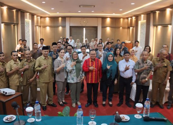 Kadisnakertrans Provinsi NTB I Gde Putu Aryadi Kukuhkan Tujuh Anggota KA-LPK