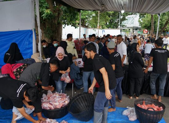 Pertamina Patra Niaga Regional Sumbagut Salurkan 127 Hewan Kurban