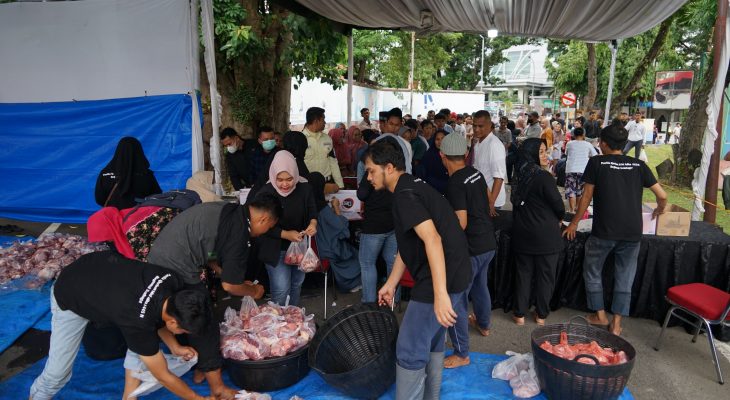 Pertamina Patra Niaga Regional Sumbagut Salurkan 127 Hewan Kurban