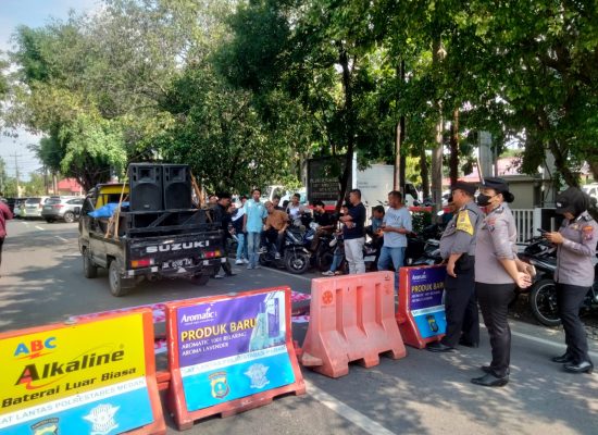 Massa Kapir Geruduk Mapolrestabes Medan,  Minta Polisi Periksa Mantan Kanwil Kemenag Sumut Diduga Korupsi Dana Rp 6 Miliar