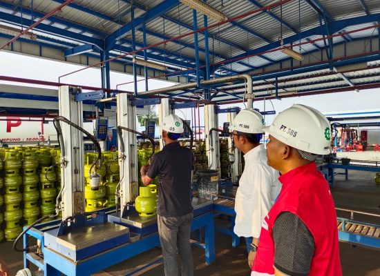 Pertamina Patra Niaga Sidak SPPBE Provinsi Riau Pastikan Pengisian LPG Sesuai Dengan Standar