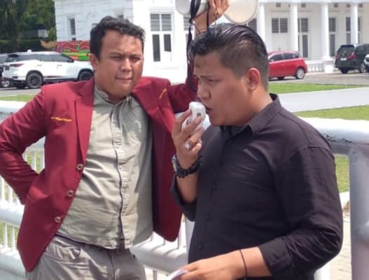 AMPUN-SU Geruduk Kantor Gubernur Sumatera Utara