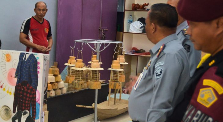 Menilik Lampu Petromax Kayu, Karya Warga Binaan Lapas Medan Yang Estetik