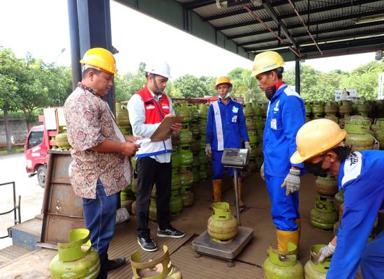 Pastikan Isi LPG 3 Kg Sesuai, Pertamina Patra Niaga Cek Berkala SPBE di Sumut