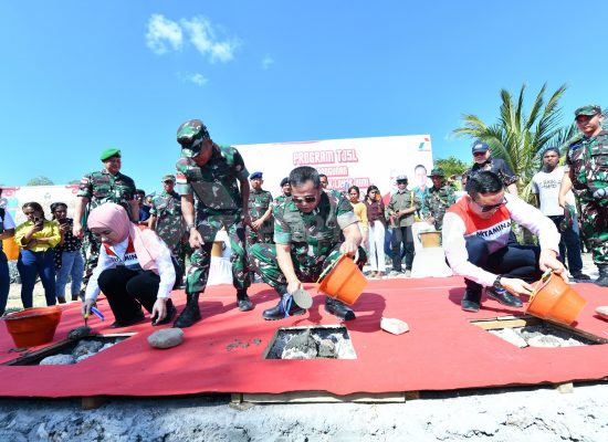 Sinergi, Pertamina – TNI AD Salurkan Bantuan ke Warga Kupang
