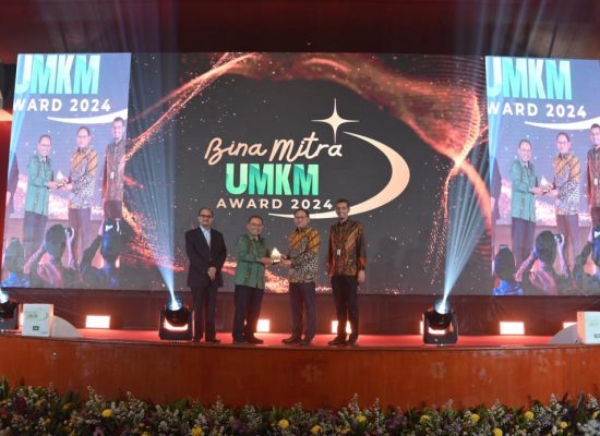 BSI Maslahat Raih Dua Penghargaan Gold Dalam Acara Bina Mitra UMKM Award 2024