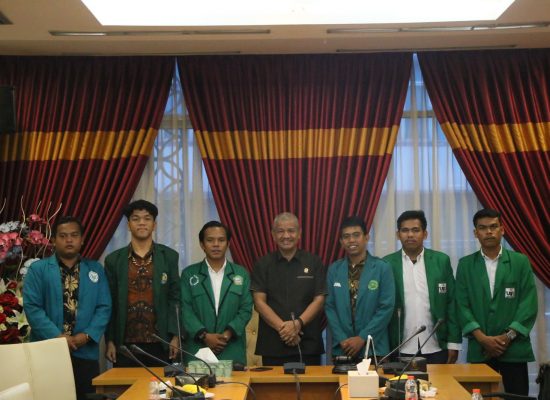 Ketua HMJ Ilmu Perpustakaan UINSU Audiensi Dengan Ketua DPRD Sumut Sutarto