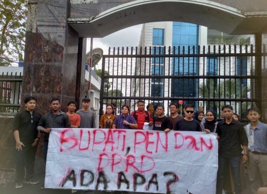AMPUN-SU unjuk rasa di Kantor Kejati Sumut, Tangkap dan Periksa Bupati serta Oknum DPRD Serdang Bedagai