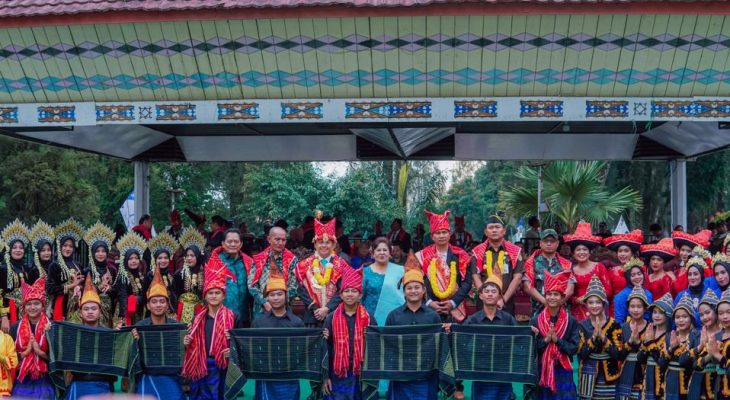 Meriahkan Festival Bunga dan Buah, PLN UP3 Bukit Barisan Pawai Gunakan Kendaraan Listrik