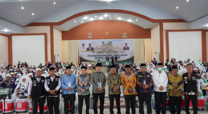 360 Jemaah Haji Kloter 17 Tiba di Tanah Air