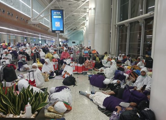 Garuda Bermasalah Lagi, Jamaah Haji Sumut  Kloter 22 Terlantar Di Bandara Madinah