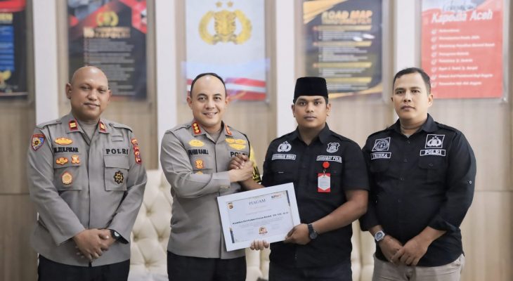 Media Sahabat Polri News Berikan Penghargaan Untuk Kapolresta Banda Aceh
