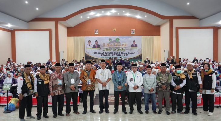 357 Jemaah Haji Kloter 22 Debarkasi Medan Tiba di Tanah Air