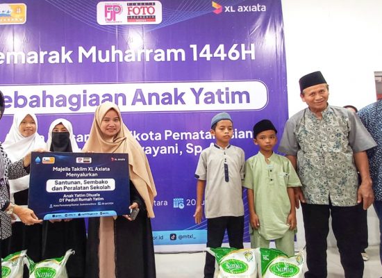 Semarak Muharram 1446H  Karyawan XL Axiata Santuni Anak Yatim di 15 Kota