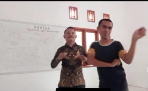 Oknum Kaur Pemerintah Tabuyung Gunakan Kantor Untuk Joget Party