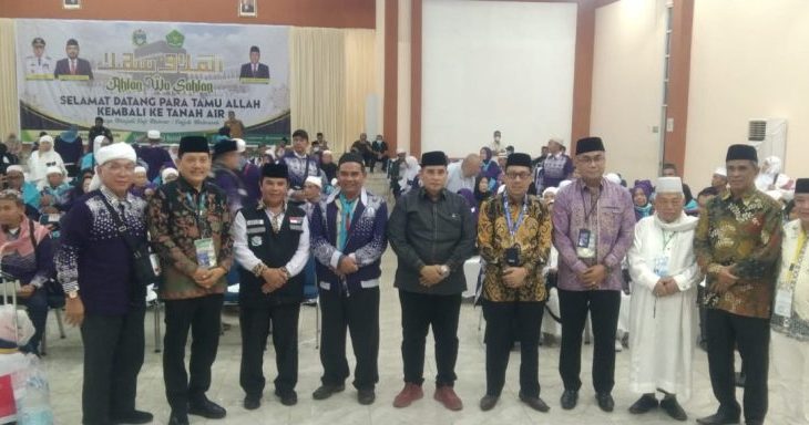 110 Jama’ah Haji Keloter 25 Deberkasi Medan TibaDi Tanah Air