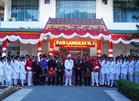 Pj. Bupati Langkat Faisal Hasrimy Hadiri Aubade bersama ribuan Masyarakat: Momentum Khidmat Akhiri Peringatan HUT ke – 79 RI