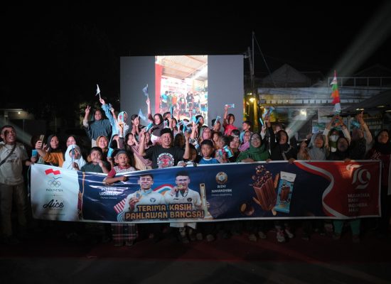 Aice dan Ribuan Warga Serang Meriahkan Selebrasi Rizki “Si Anak Serang” yang Menjadi Juara Olimpiade