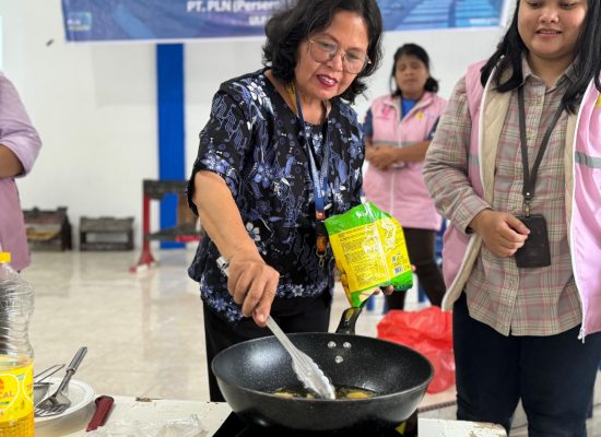 Peringati Hari Anak Nasional, PLN UP3 Sibolga Perkenalkan Kompor Induksi ke YP Parulian Tobasa