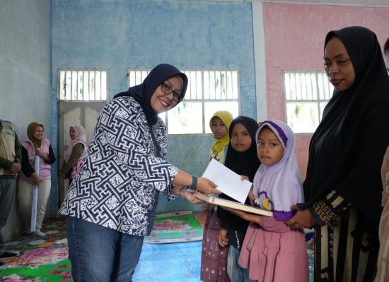 Peringatan Hari Anak Nasional, Srikandi PLN Bersama YBM PLN Tebarkan Senyum Anak Yatim Dhuafa