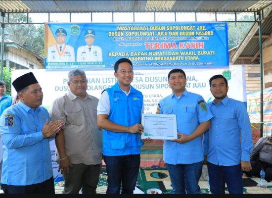 Peran BUMN dalam Hari Kemerdekaan Republik Indonesia: PLN UP3 Rantauprapat Beri Penghargaan kepada Pemkab Labuhan Batu Utara sebagai Role Model Tertib Pembayaran Listrik