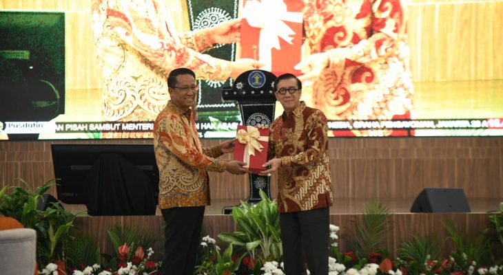 Terima Jabatan Menkumham, Supratman Minta Kolaborasi Seluruh Jajaran Kemenkumham