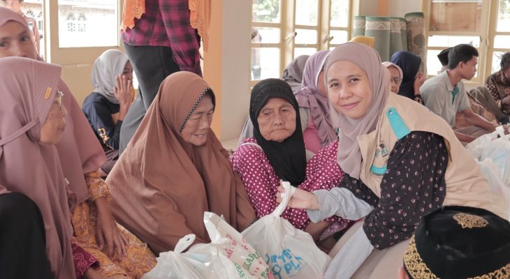 Kinerja 5 Tahun BUMN di Bawah Kepemimpinan Erick Thohir, YBM PLN UP3 Pematangsiantar Salurkan Bantuan Paket Gizi