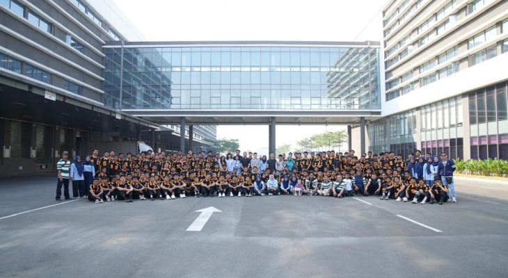 SMKN 4 Tangerang Kunjungi Pabrik OPPO: Mengenal Lebih Dekat Proses Produksi Canggih Smartphone oleh Tenaga Lokal yang Berkontribusi Terhadap Pertumbuhan Ekonomi Indonesi