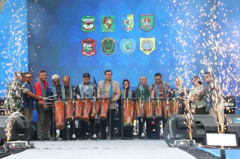 Wali Kota dr Susanti dan KPwBI Pematangsiantar Buka Festival Sisi Batas Labuhan Tahun 2024, Perkuat UMKM dan Digital