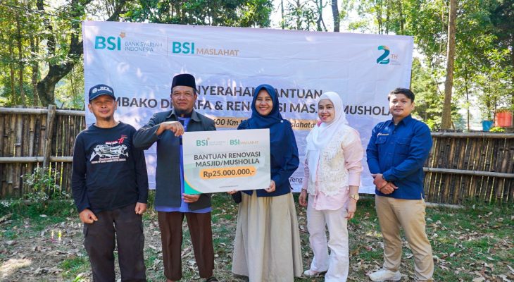 BSI Maslahat Berbagi Sembako Dan Bantuan Renovasi Masjid Dalam Perjalanan Kemaslahatan di Kaki Gunung Lawu