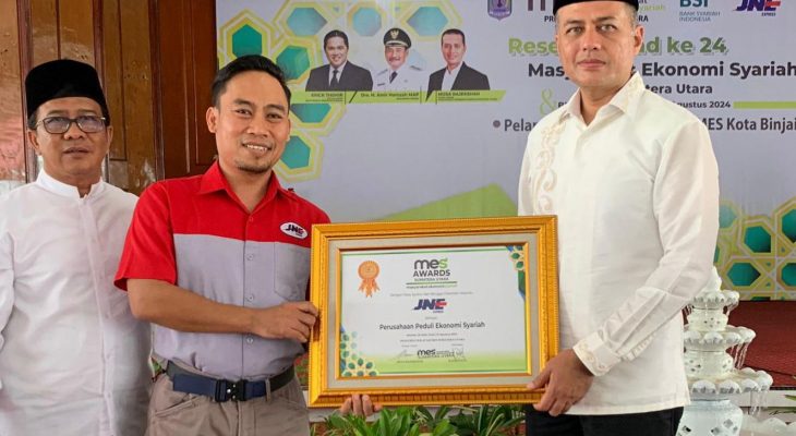 JNE Medan Raih Penghargaan Perusahaan Peduli Ekonomi Syariah