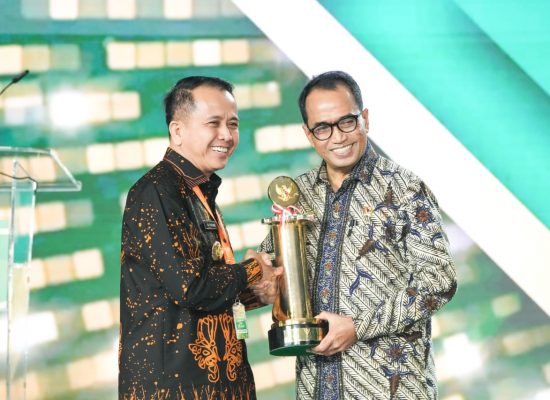 Sukses Tingkatkan Kualitas Layanan Transportasi, Pemprov Sumut Terima Penghargaan Wahana Tata Nugraha Wiratama dari Menhub