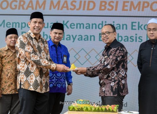 BSI dan BSI Maslahat Resmikan Program Masjid BSI Empowerment di Masjid Al Ittihad UMKM Center