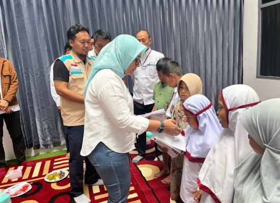 Kinerja 5 Tahun Kepemimpinan Erick Thohir, Kolaborasi YBM dan PLN UP3 Padangsidimpuan Gelar Program Sosial dan Berbagi Kebahagiaan Bersama Anak Yatim Dhuafa