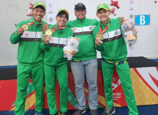 Mahasiswa FIK Unimed Raih Medali Emas di PON XXI untuk Panjat Tebing Speed Relay Putra