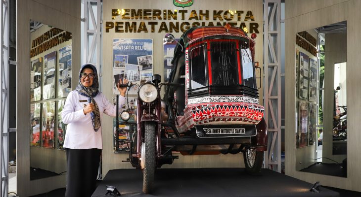 Promosikan “Ayo ke Sianțar”, dr Susanti Resmikan Display Becak Siantar di Bandara Kualanamu