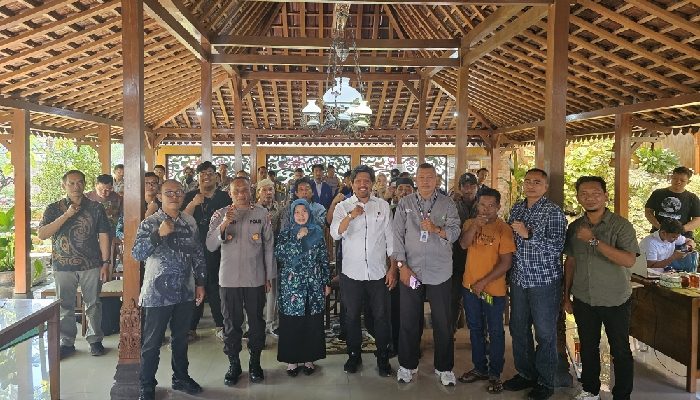 Polda DIY, DPKH dan Dinkes Gunungkidul Sosialisasikan Larangan Penyembelihan Ruminansia Betina Produktif dan Bahaya Penyakit Hewan Ternak Zoonosis