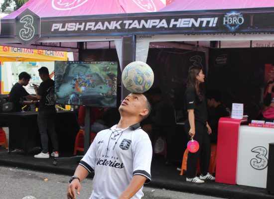 Layanan Khusus Tri bagi Pecinta E-Sport di PON XXI Aceh-Sumut