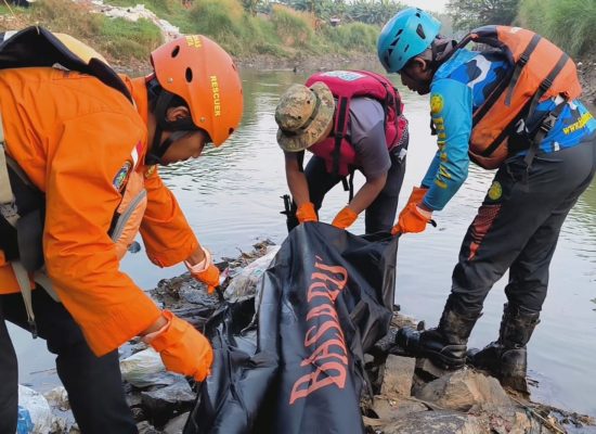 Tim Rescue BSI Maslahat Ikut Aktif dalam Pencarian Orang Hilang di Kali Bekasi, Jawa Barat