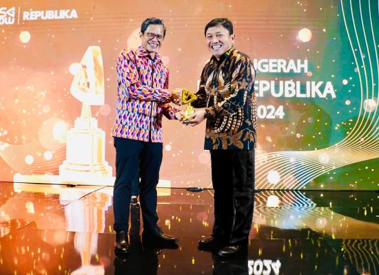 BSI Raih Best Practices in Regulation Compliance dalam Anugerah ESG Republika Award 2024