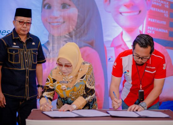 Jaga BBM Subsidi Tepat Sasaran, Pertamina Patra Niaga Regional Sumbagut dan Pemkab Labuhanbatu Resmikan Program EMBRIO