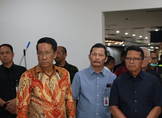 Dampingi Menkumham Tinjau TPI Juanda, Kakanwil Kemenkumham Jatim Komitmen Berikan Pelayanan Imigrasi Terbaik