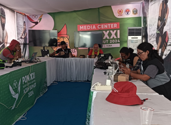 Pengalaman Jurnalis Liputan PON Cabor Ski Air di Balige